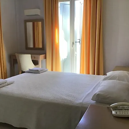 Szálloda Thera Mare Perísza