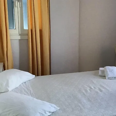 Szálloda Thera Mare