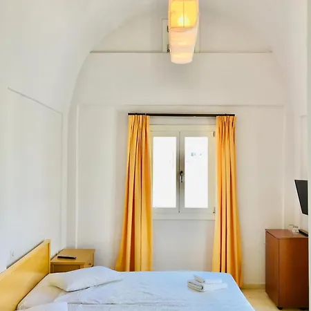 Ξενοδοχείο Thera Mare