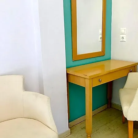 Ξενοδοχείο Thera Mare 4*