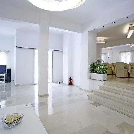 Szálloda Thera Mare 4*
