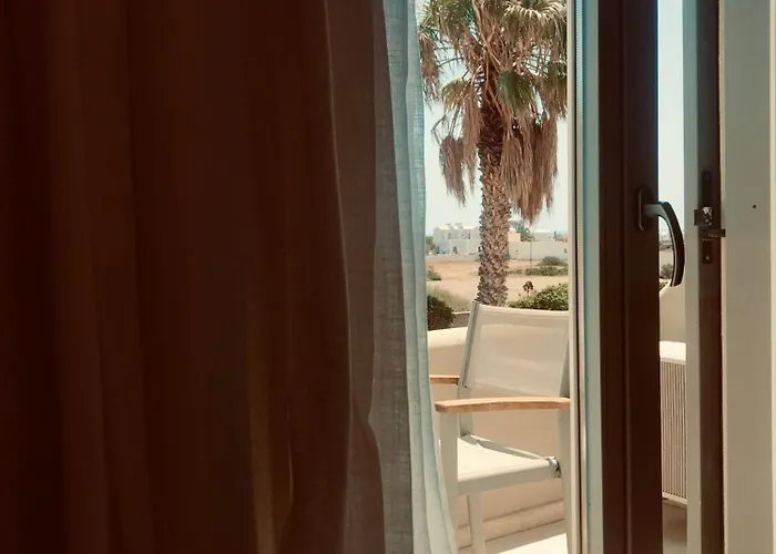 Thera Mare Hotell Perissa (Santorini)