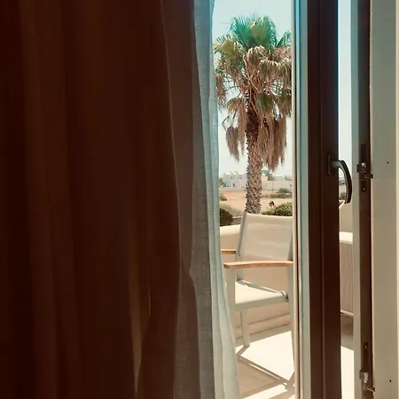 Thera Mare فندق بيريسا