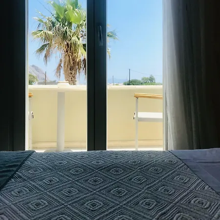Thera Mare Ξενοδοχείο 4*