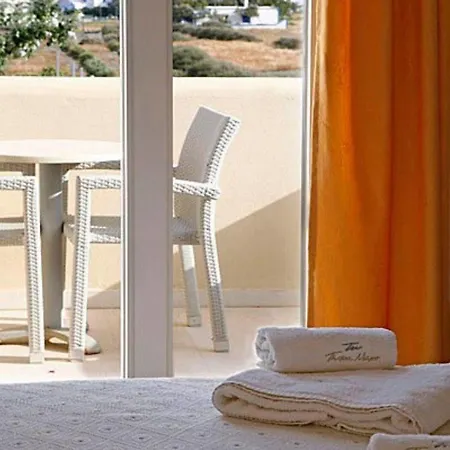 מלון Thera Mare 4*