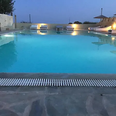 Thera Mare מלון