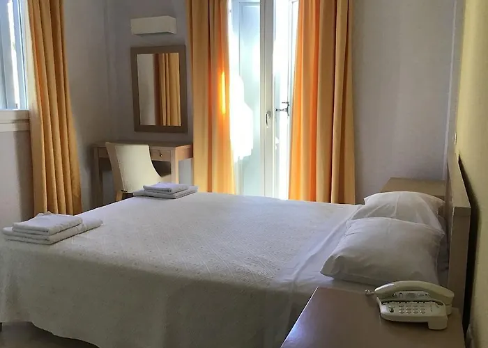 Hotel Thera Mare Perissa (Santorini)