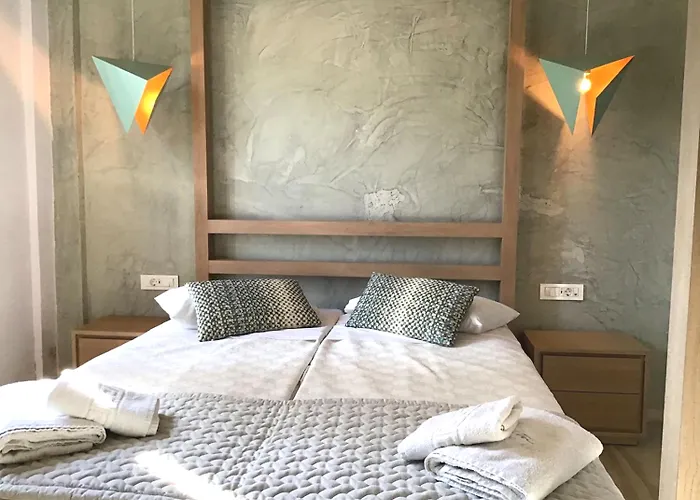 Hotel Thera Mare Perissa (Santorini)